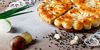 Осетинский пирог с говядиной и картофелем