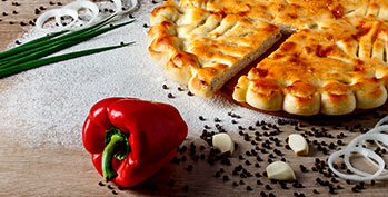 Осетинский пирог с курицей и болгарским перцем